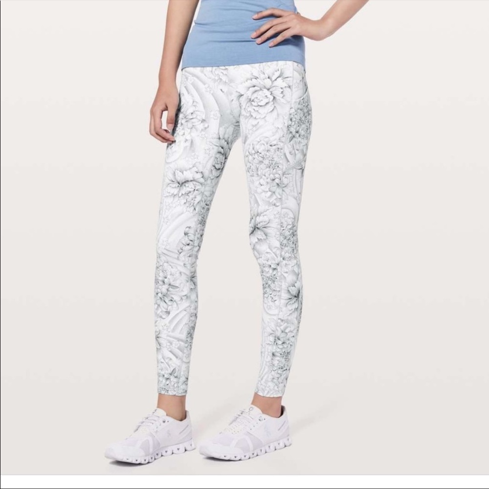 Wunder Under 7/8 length floral pattern lululemon leggings
